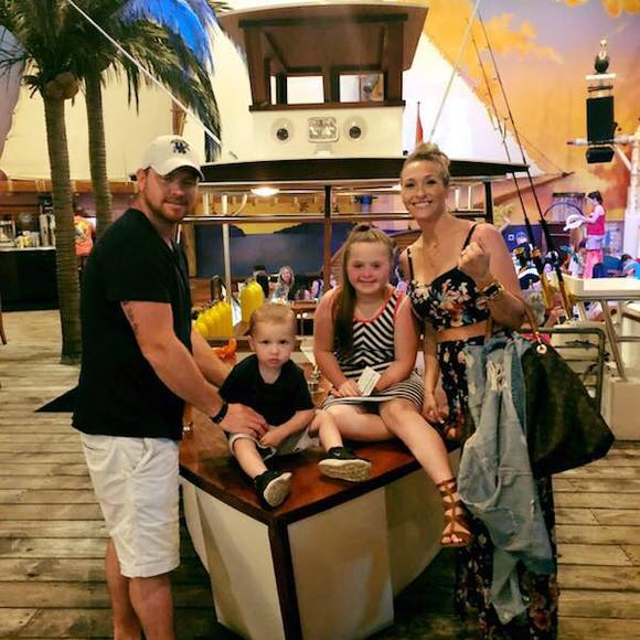 Meet your Posher, Sarah - Picture 2 of 2